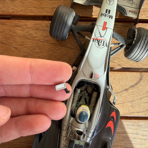 Mclaren MP4/15 1:18 Hot Wheels model used