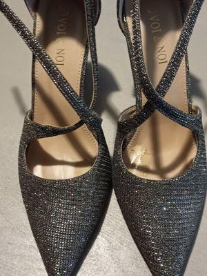 Heels with crisscross straps silver glitter, like new, size 39