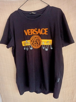 Versace T-shirt σαν καινούργιο, μαύρο με κεντημένο λογότυπο Medusa, μέγεθος XXL