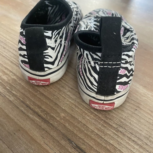 Vans kids shoes used, size 25.5, black and white