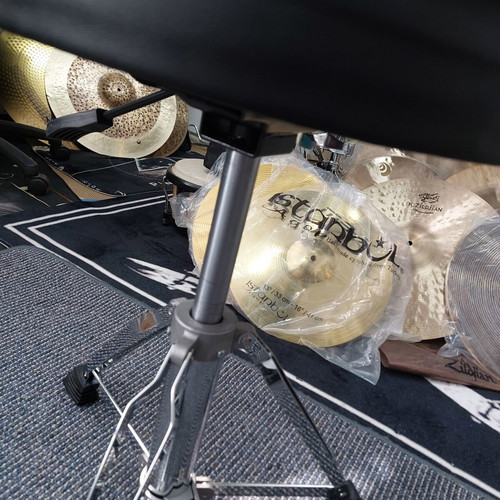 Σκαμπώ drummer με πλάτη και πνευματική ρύθμιση ύψους, με πιατίνι ride 20"
