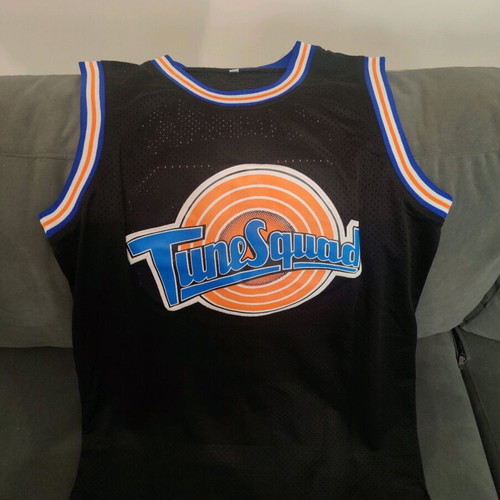 Jordan Looney Tunes jersey size large like new