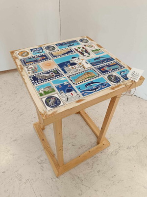 Ceramics Τραπεζάκι Ψηλό 45x45 Σαν Καινούργιο Με Παλαιά Κεραμικά Πλακάκια Και Ανακυκλωμένο Ξύλο