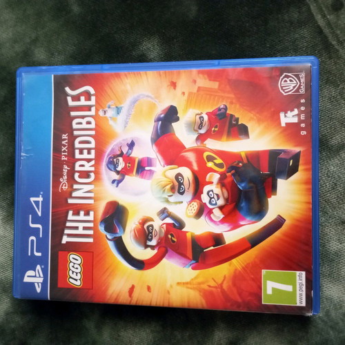 Lego The Incredibles PlayStation 4 game like new, action adventure