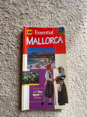 Essential Mallorca like new