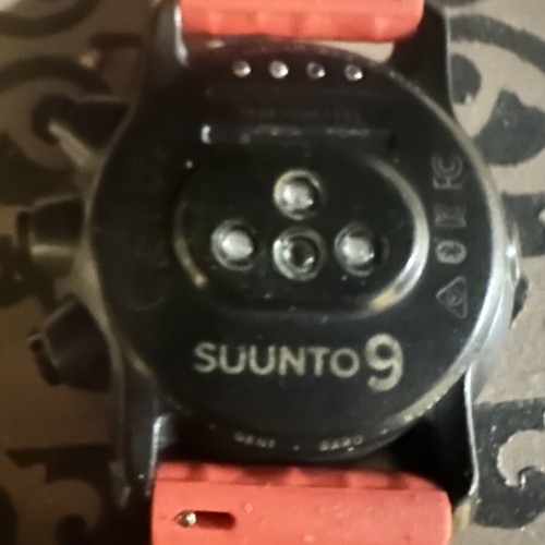 Suunto 9 smartwatch with extra strap and original box