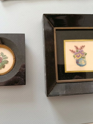Embroidered flower frames like new, set of 2 pieces