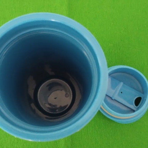 Nescafe collectible shaker thermos like new with Jacobs cups