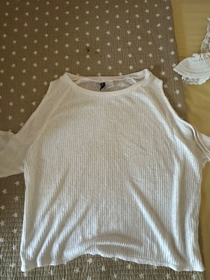 Μπλουζακι H&M με εξω τους ωμους