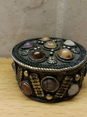 Indian vintage jewelry box with semi-precious stones like new