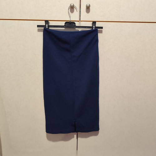 Blue pencil skirt like new, size S-M