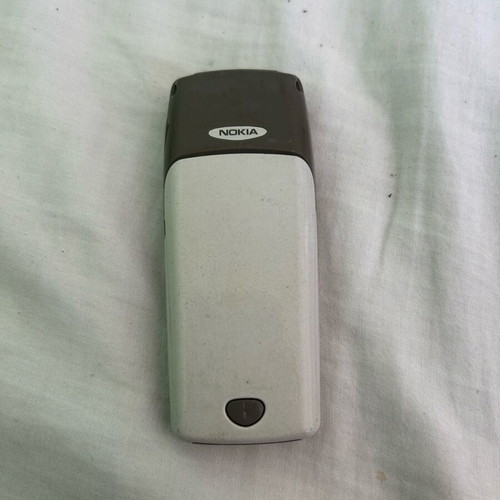 Nokia phone used, no battery, white screen