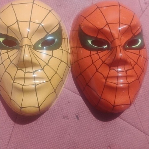 Spiderman collectible masks new, set of 2 pieces