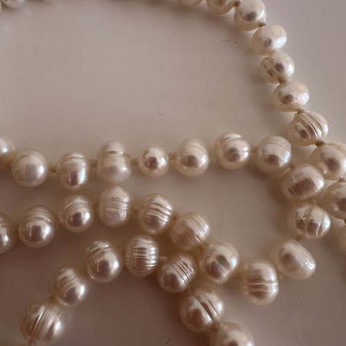 Vintage pearl necklace with natural freshwater pearls, like new