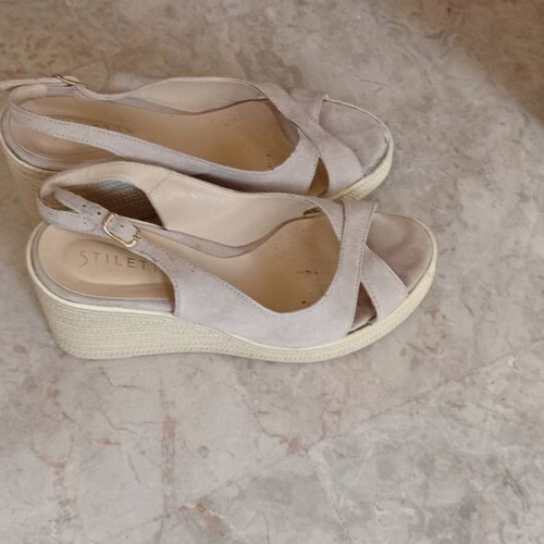 Beige platform sandals size 38
