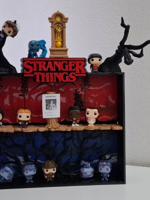 Stranger Things Kinder Joy Funko Pop стойка нова, от пластмасов PLA материал