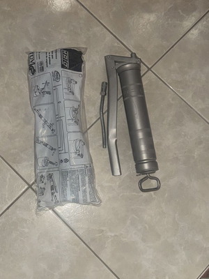 German grease gun hand-operated 0.6lt new