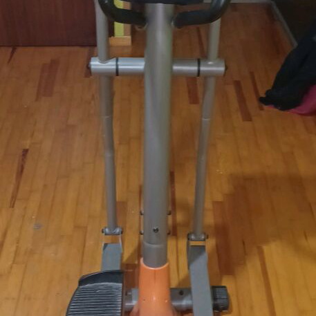 Sportop E1000 elliptical trainer like new electromagnetic machine