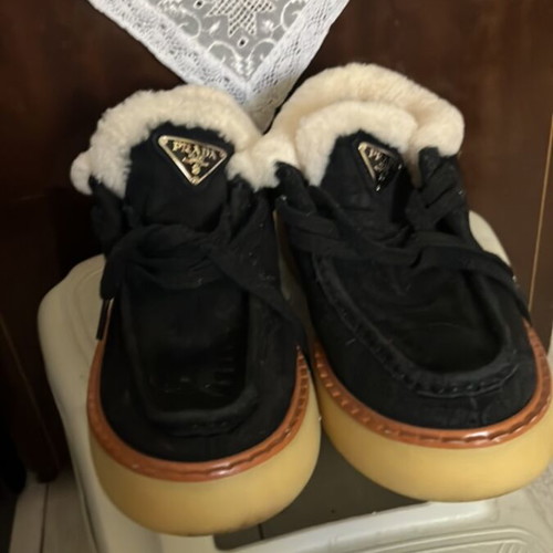 Prada shoes like new, size 39, black and beige