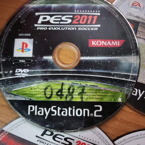 PS2 football games used, non-working, pack