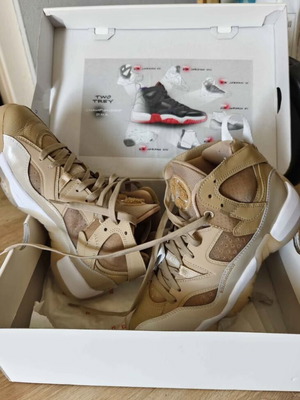 Jordan hightop sneakers like new, beige, size 38