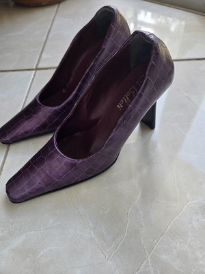 Purple square heels like new with pattern, size 37