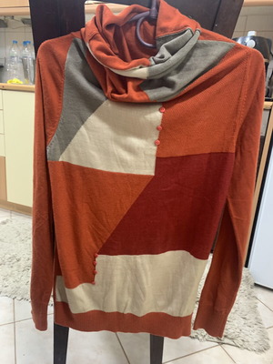 Women's turtleneck sweater like new, beige and red, size S