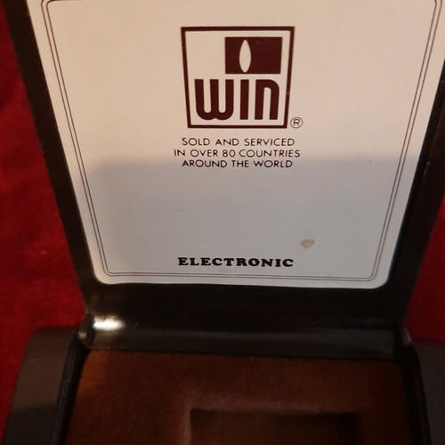 Win electronic lighter used, vintage with case