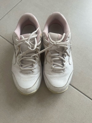 Nike shoes size 38.5 like new, white