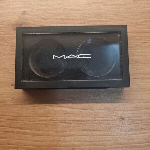 Mac magnetic eyeshadow case for 2 shadows like new