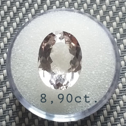 Topaz Imperyal 8.90ct natural oval cut from Australia, new