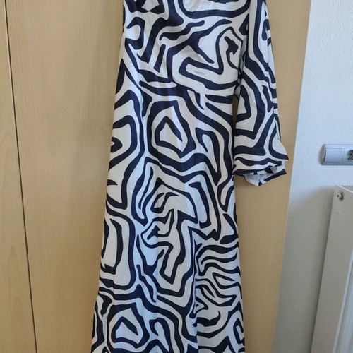 Official dress like new, white and blue, one size