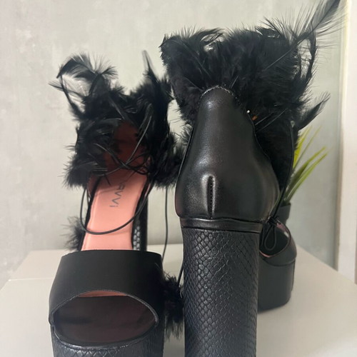 High leather platform sandals with feathers like new, size 40, black