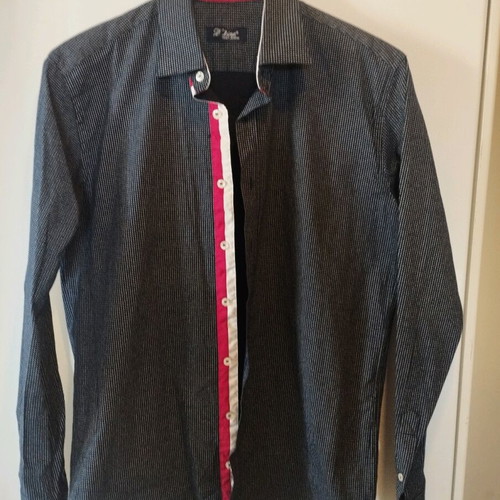 Pack of 2 men's shirts small, 100% cotton, like new, blue