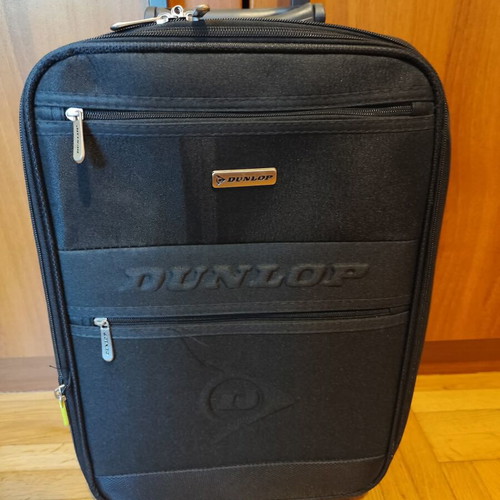 Dunlop Cabin Friendly 17" Suitcase with Expander new, black