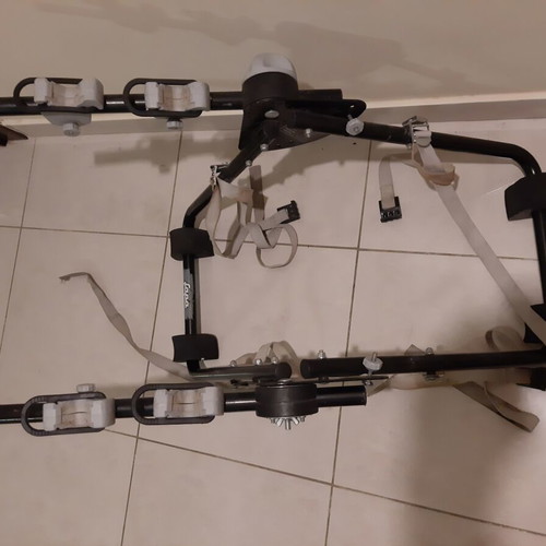 Bike rack for 2 bicycles used, regulator broken, straps need replacement