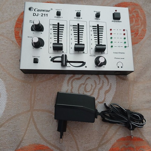 Caowue DJ-211 mixer like new with power supply