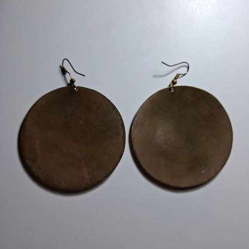 Dangling earrings used with designs, gold-colored