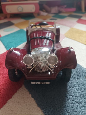 Burago Jaguar SS 100 Targa Florio 1937 model burgundy in very good condition