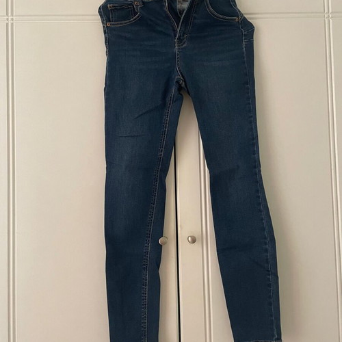 Pull and Bear blue fitted jeans like new, size 34