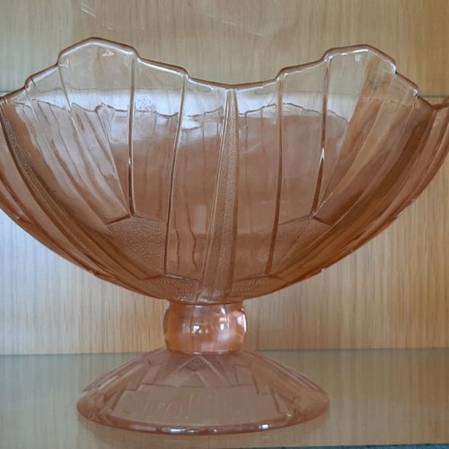 Bowl Sunkist pink glass collectible, used