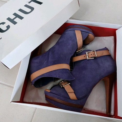 Schutz suede sandals size 39 like new, blue and purple