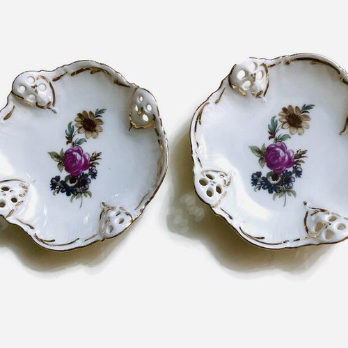 Rosenthal Classic Rose Collection vintage porcelain plates set of 2 like new