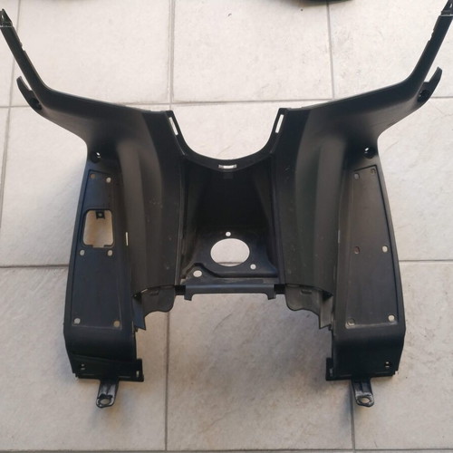 Kymco Downtown 350i leg shield like new