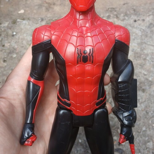 Spider-Man figures used, set of two