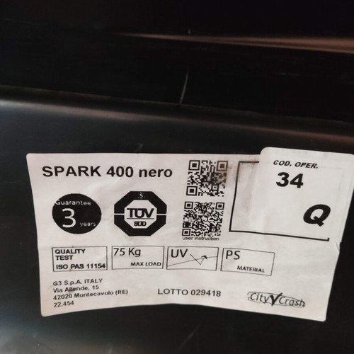 G3 Spark 400 Nero roof box with G3 roof bars