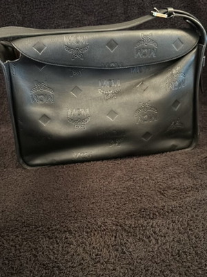 MCM Aren Mono Hobo shoulder bag like new, black leather
