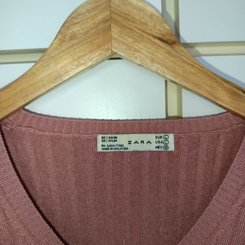 Zara pink ribbed long-sleeve sweater used, slim fit
