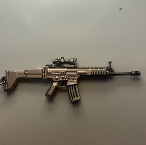 PUBG-Inspired Miniature Gun Keychain - Zinc Alloy, Tactical Scar-L