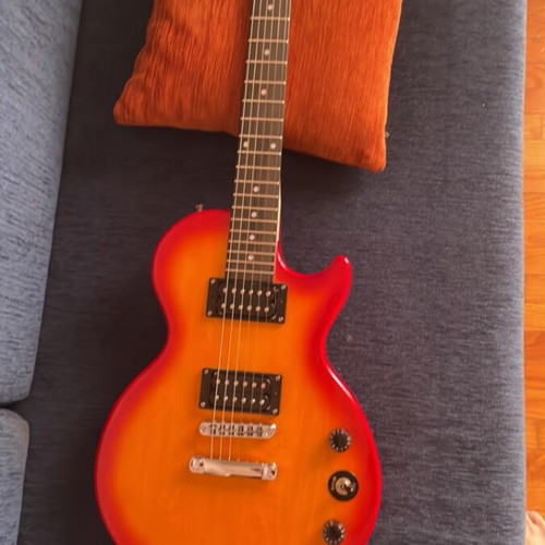 Infinity Lhx7cls Electric Guitar like new, HH pickups, Rosewood fretboard